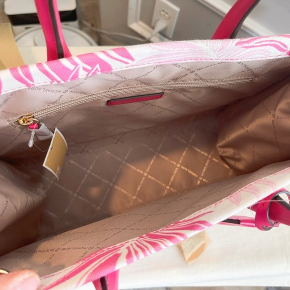 NWT Michael Kors Tote - Picture 3 of 9